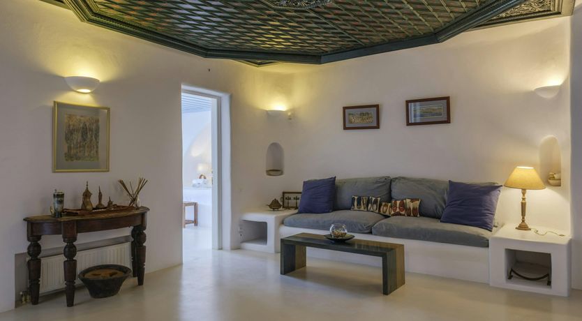 Photo of Gentle Grecian Ambiance