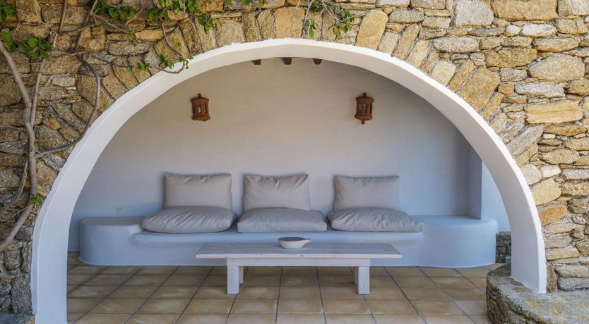 Photo of Gentle Grecian Ambiance