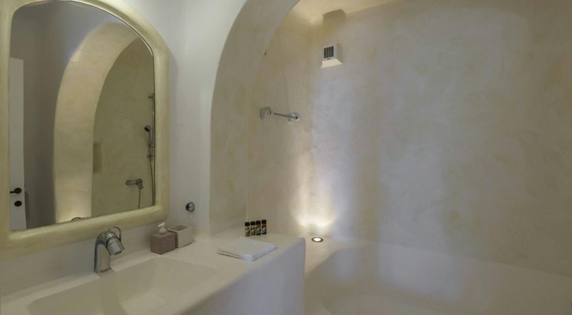 Photo of Gentle Grecian Ambiance