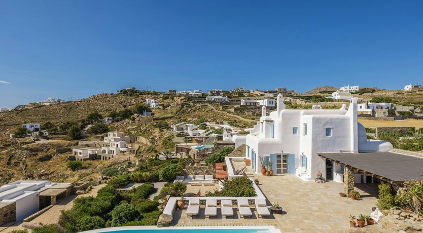 Photo of Gentle Grecian Ambiance