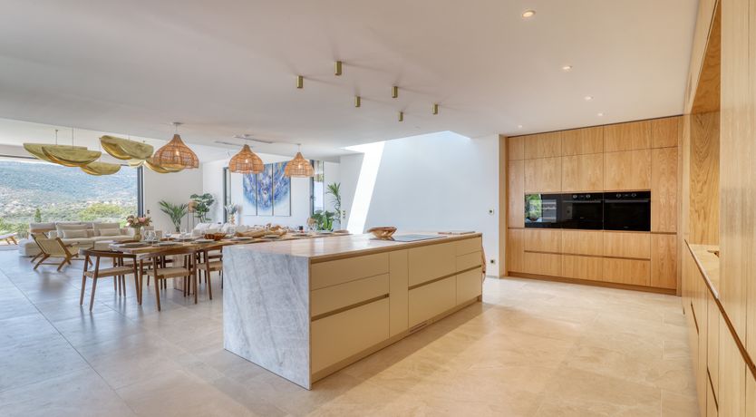 Photo of Refined Horizon