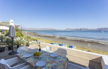 Seafront Abode Holiday Home