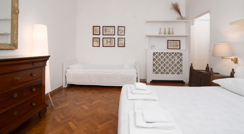 Photo of Florentine Shadow