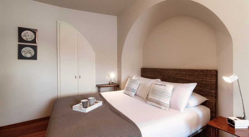 Photo of A Lakeside Stroll