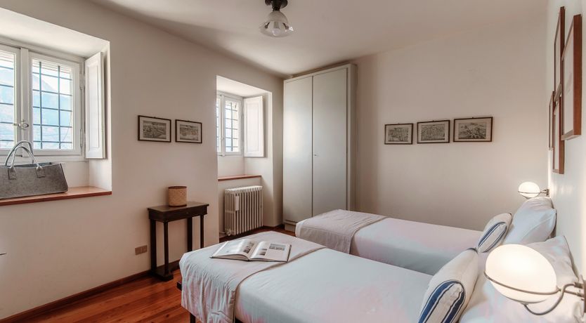 Photo of A Lakeside Stroll