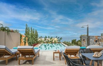 Harmony Horizon Holiday Home