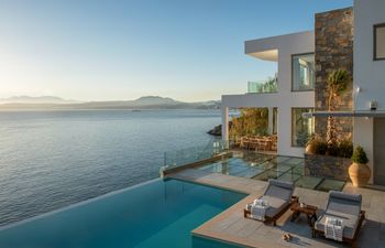 Stone Enclave Retreat Holiday Home