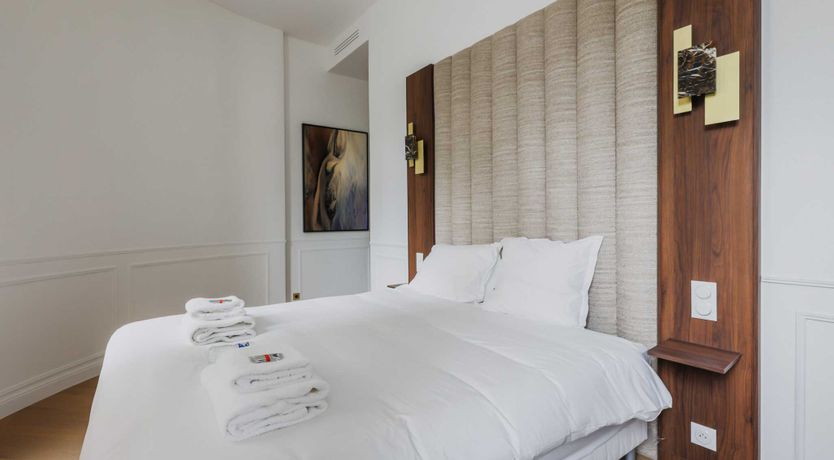 Photo of Monceau Mahogany