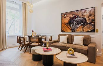 Monceau Mahogany Holiday Home