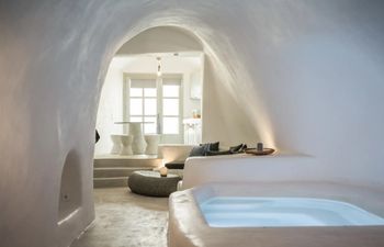 Sunset Shadows Crest Holiday Home