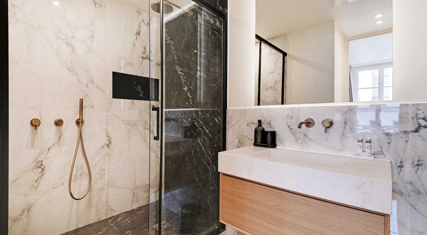 Photo of The Parisian Glimmer