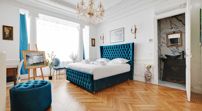 Photo of Elite Charm