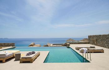 Aegean Moon Holiday Home