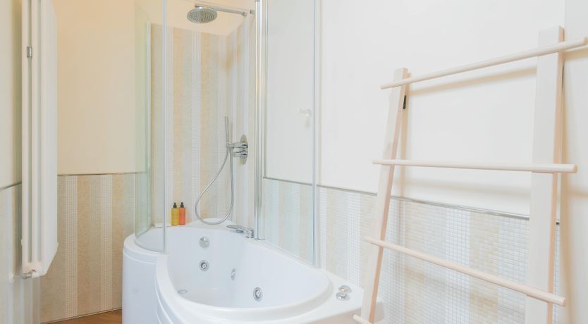 Photo of Como Delight