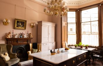 Edinburgh Maximalism Holiday Home