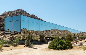 The Invisible House Holiday Home