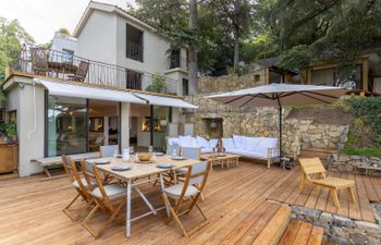 The Ocean's View Holiday Home