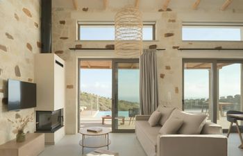 Hilltop Abode Holiday Home