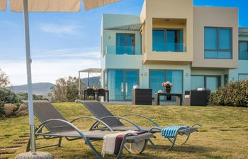 Serene Crest Vista Holiday Home