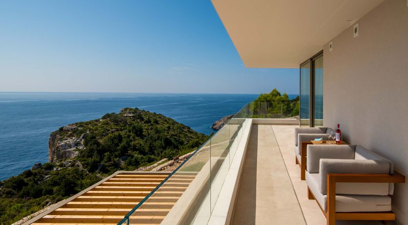 Photo of Emerald & Ochre Bay