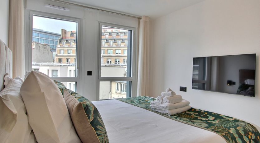 Photo of Pleasant Parisian Scene