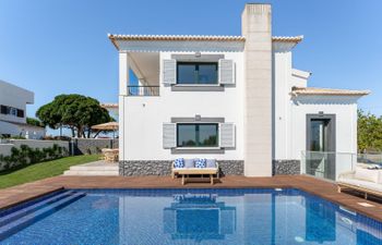 Algarve Splendour Holiday Home