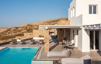 Azure & Quiet Holiday Home