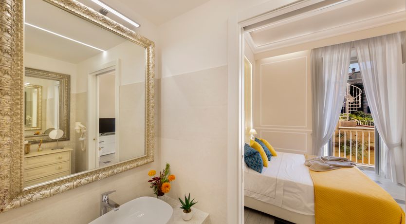 Photo of Royal Blue Suite