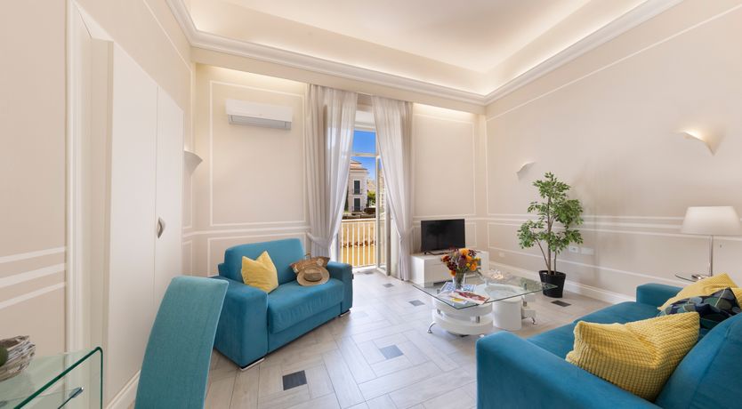 Photo of Royal Blue Suite