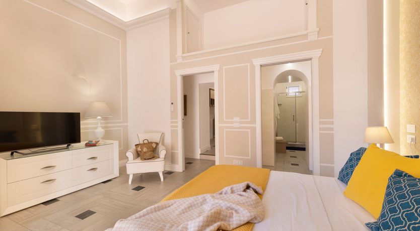 Photo of Royal Blue Suite