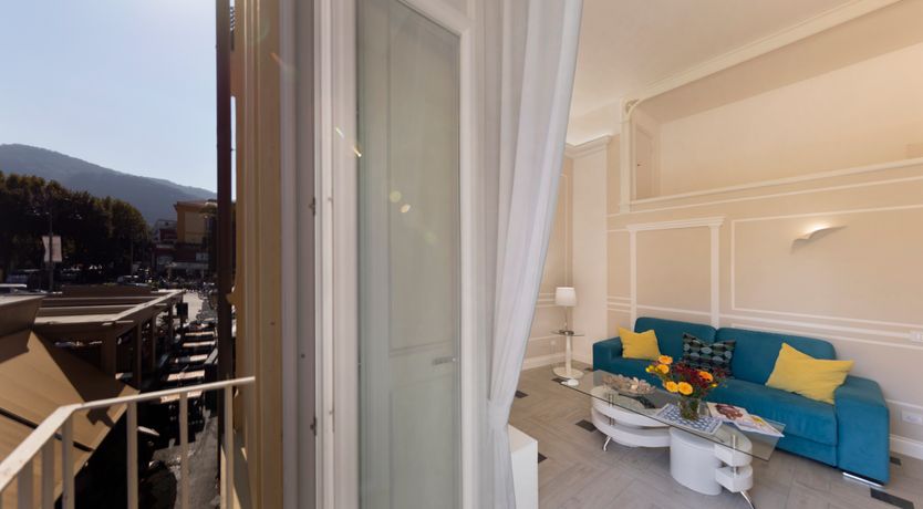 Photo of Royal Blue Suite