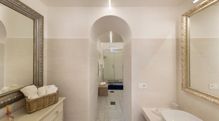 Photo of Royal Blue Suite