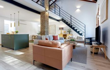 Seaside & City Holiday Home