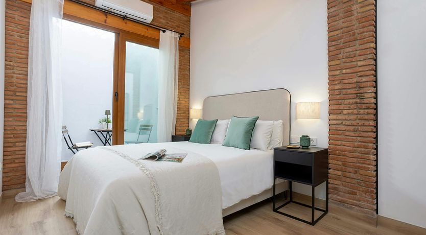 Photo of Seaside & City