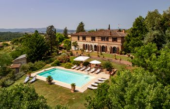 A Pure Light Holiday Home