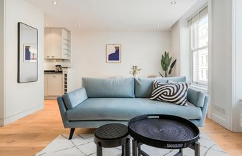 Contemporary Covent Holiday Home