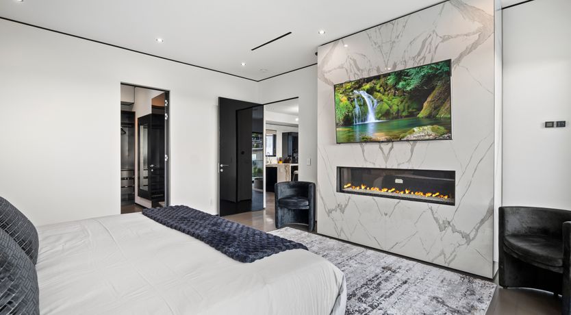 Photo of Hollywood Lights