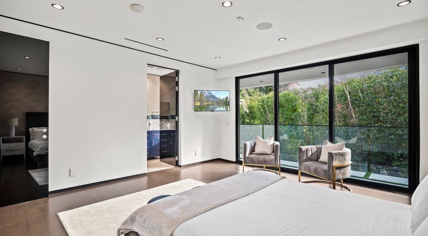 Photo of Hollywood Lights