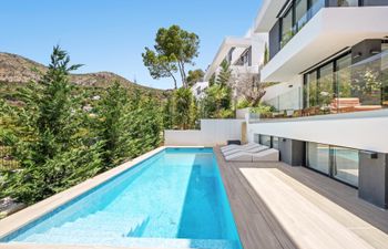 Pine Heights Holiday Home