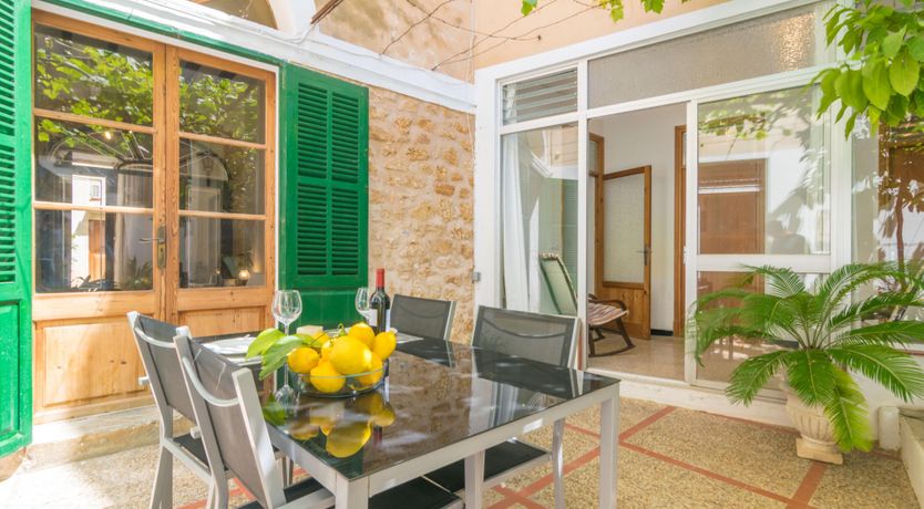 Photo of Light & Lemons