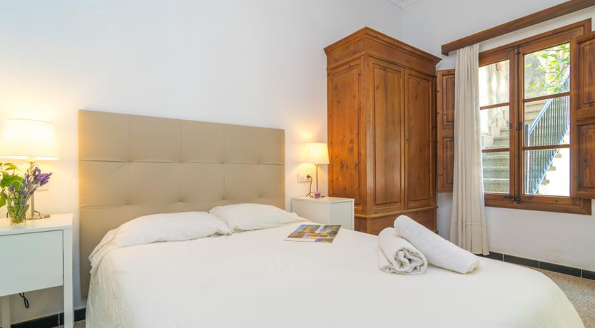 Photo of Light & Lemons