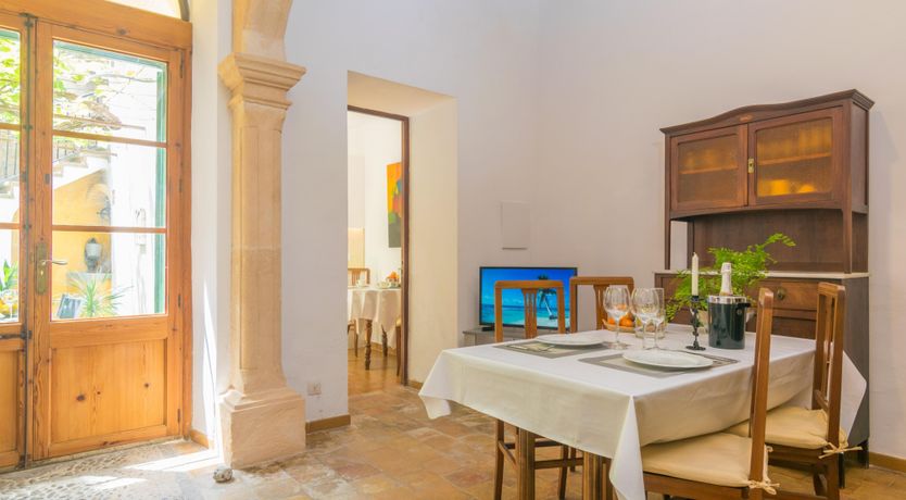 Photo of Light & Lemons