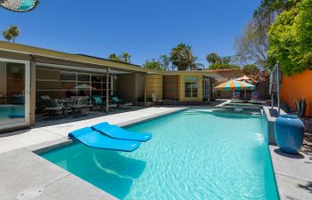 Casa Bloom Holiday Home