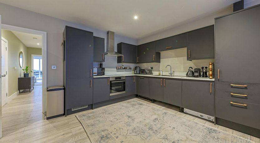 Photo of London Embrace