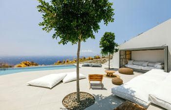 Between Stone & Sea Holiday Home