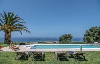 Ocean Vista Abode Holiday Home