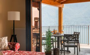 Photo of Lake Como Vistas