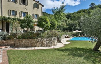Tuscan Wilderness Holiday Home