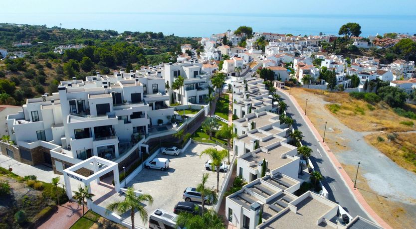 Photo of Sea & Sierra