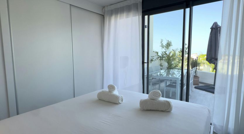 Photo of Sea & Sierra